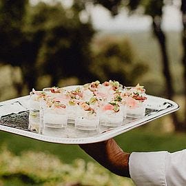 Plateaux, plats, accessoires pour restaurants