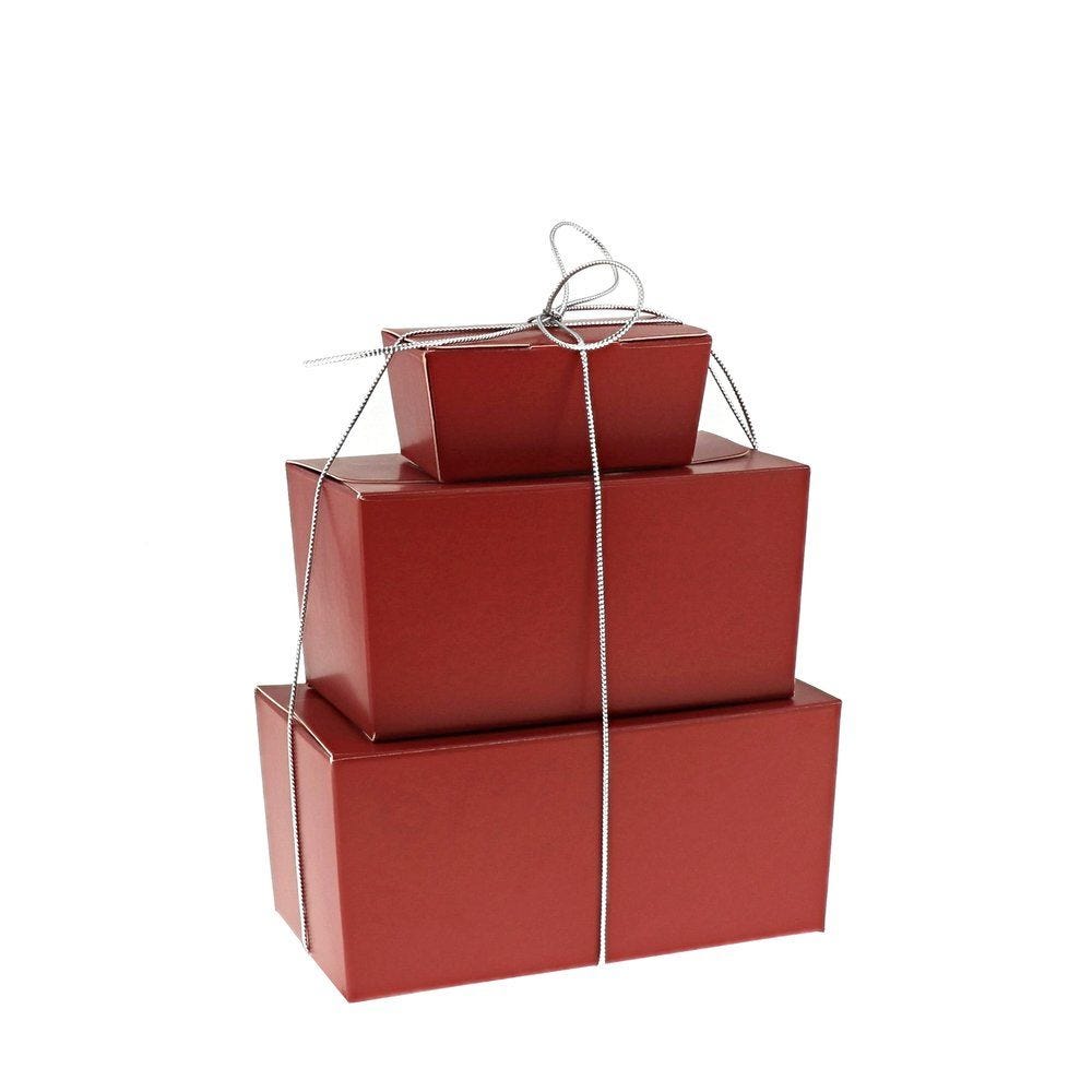 Ballotin rouge intérieur or 250g 12x6x6cm - par 50 Ballotin rouge intérieur or 250g 12x6x6cm - par 50