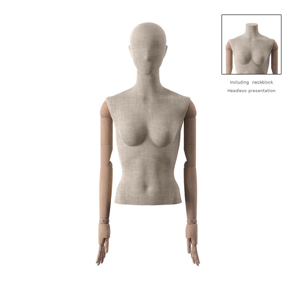 Buste court femme, tissu beige, bras en bois, pose 22 Buste court femme, tissu beige, bras en bois, pose 22