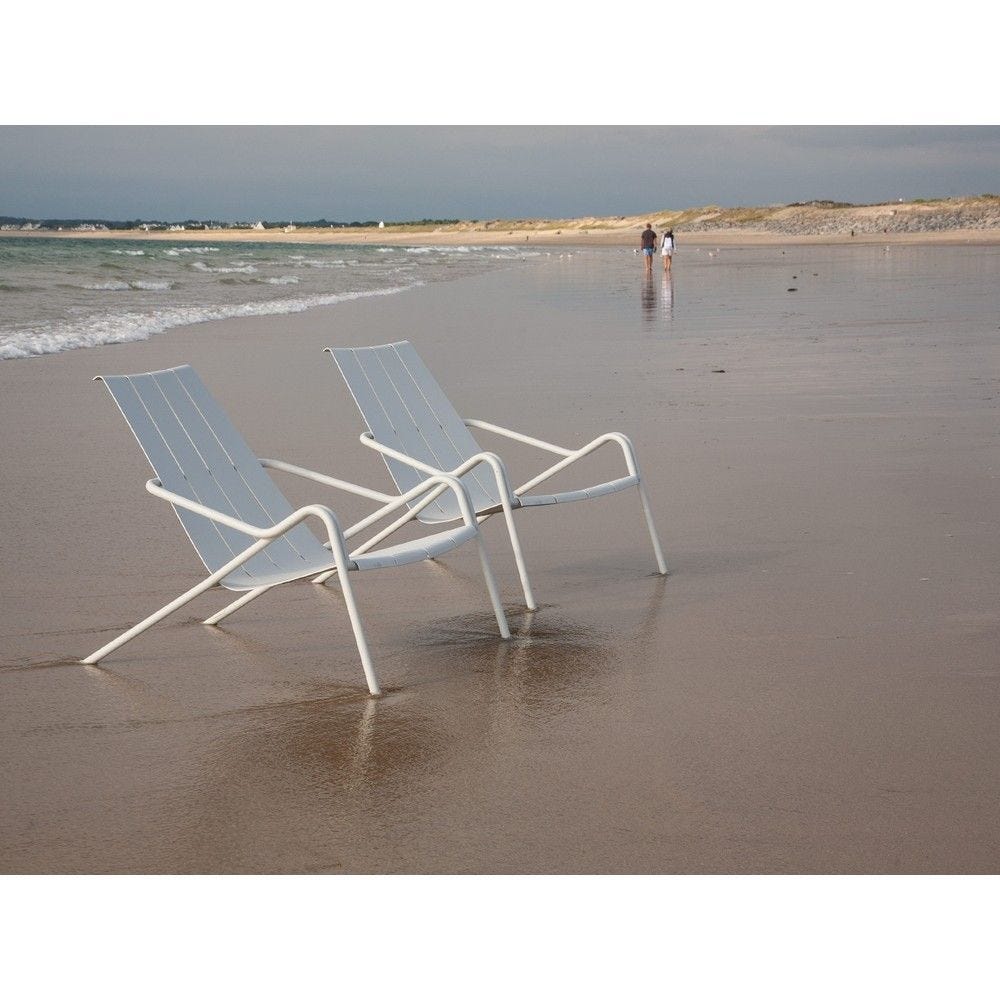 2 fauteuils lounge empilables fleole en aluminium couleur gris perle 2 fauteuils lounge empilables fleole en aluminium couleur gris perle